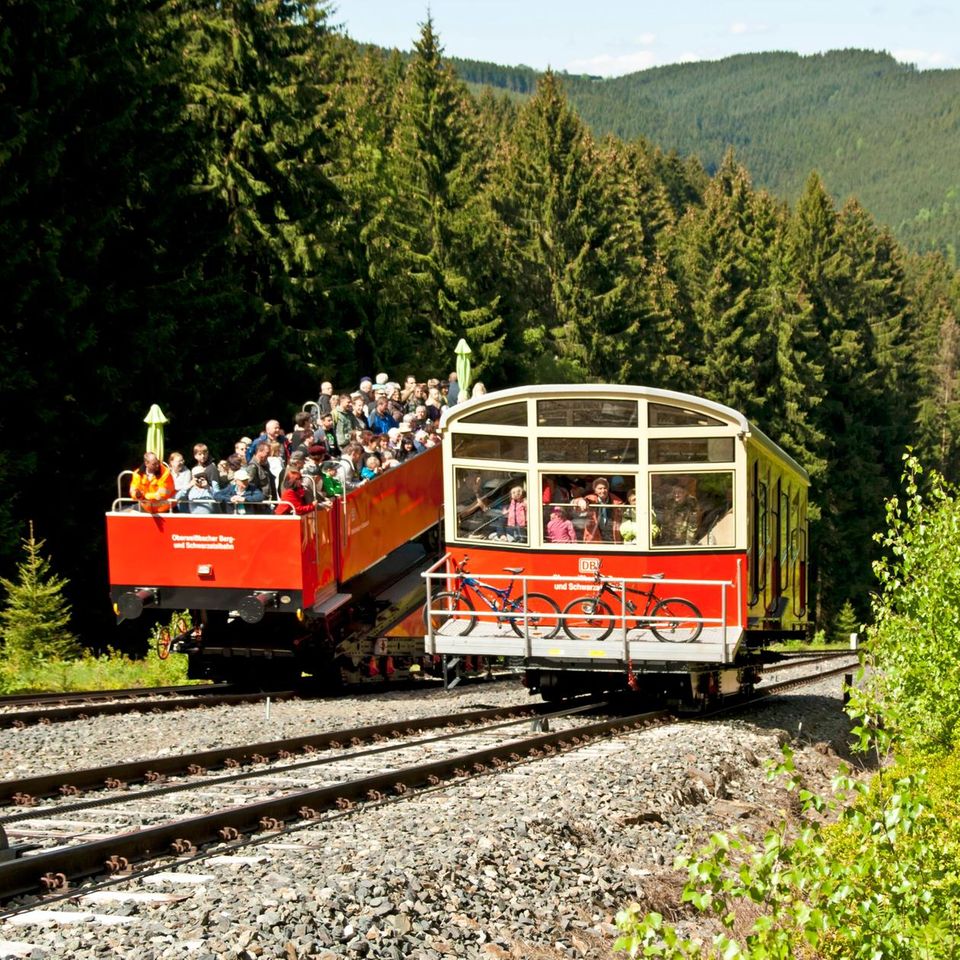 Cabrio-Wagen der Thüringer Bergbahn