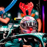 Für jeden Spaß zu haben: Sebastian Vettel trägt Rentiergeweih und rote Nase während eines Tests für sein Team in Abu Dhabi