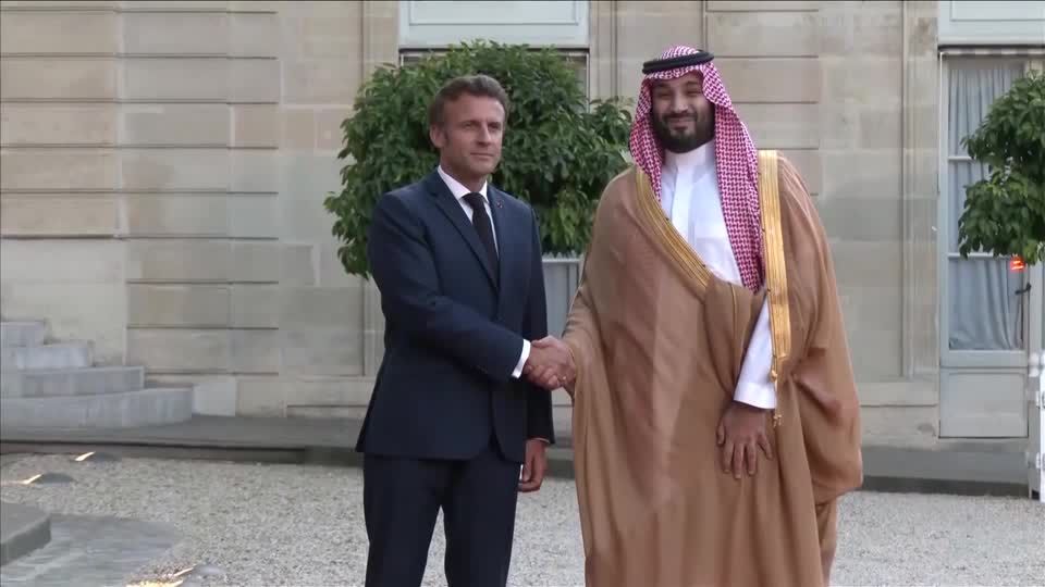 Video: Bin Salman zu Gast in Paris