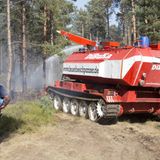 Löschpanzer im Wald