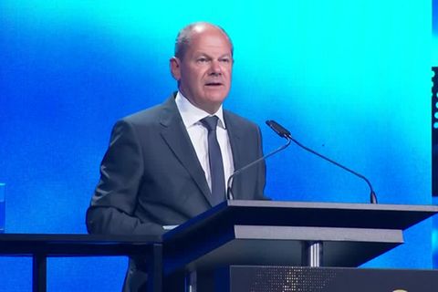 Video: Scholz: "keine einseitigen Abhängigkeiten entstehen" lassen