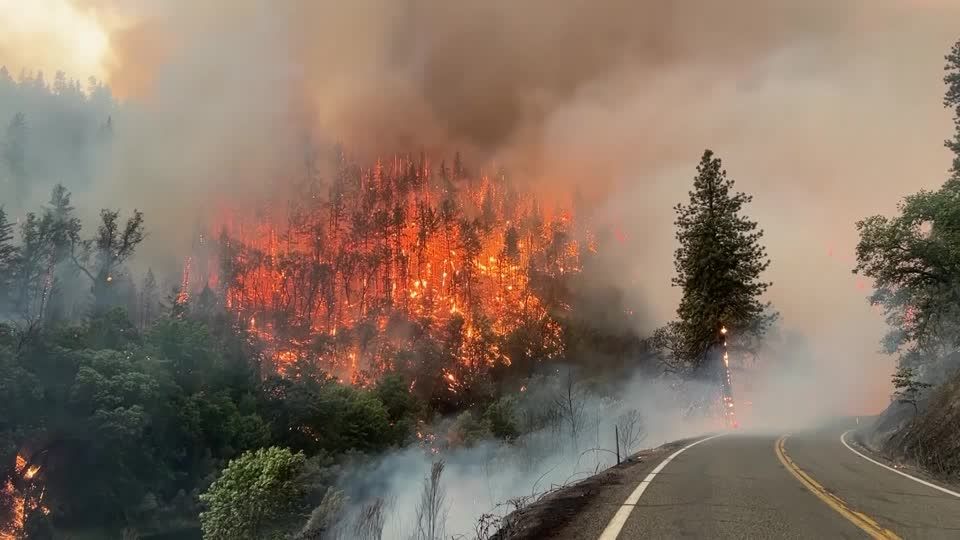 Video: Kalifornien: Waldbrand vernichtet mehr als 30.000 Hektar
