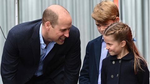 Prinz William und seine Tochter Charlotte drücken der englischen Damen-Mannschaft die Daumen