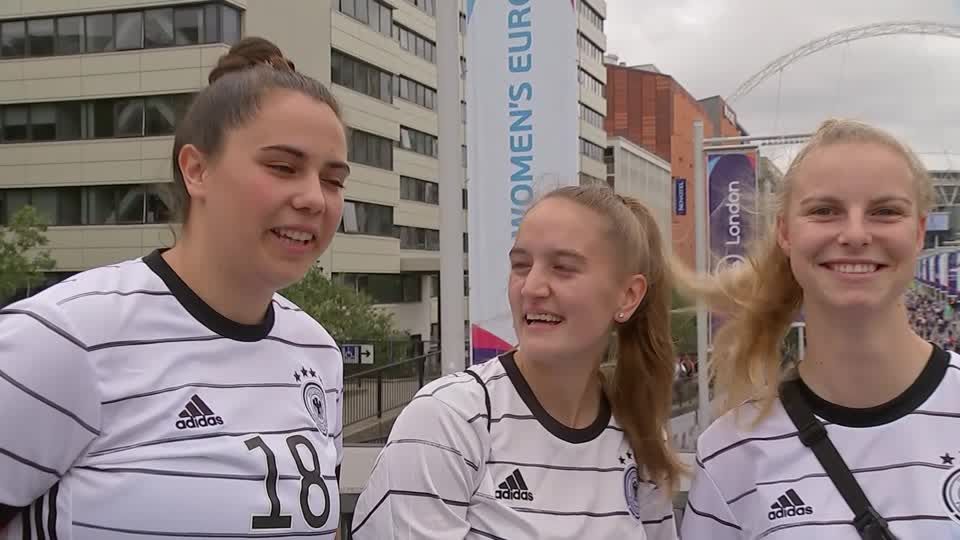 Video: EM-Finale in Sicht: Fans bringen sich in Stimmung Video: EM-Finale in Sicht: Fans bringen sich in Stimmung