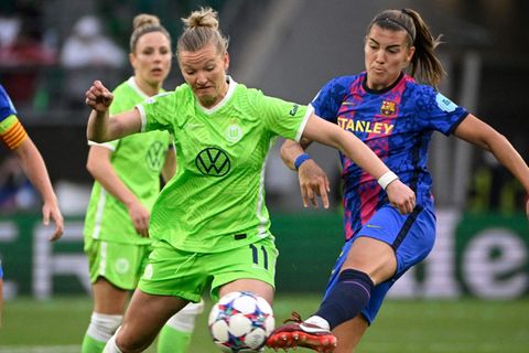 Alexandra Popp im Wolfsburg-Trikot gegen FC Barcelona