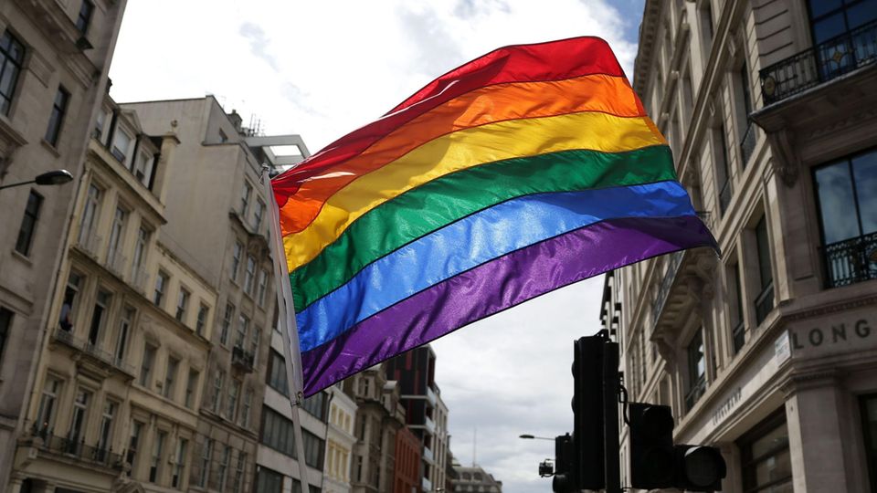 Eine Regenbogen-Flagge