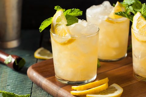 Cocktail-Rezept mit vier Zutaten: Leckerer "French 75" mit Zitrone