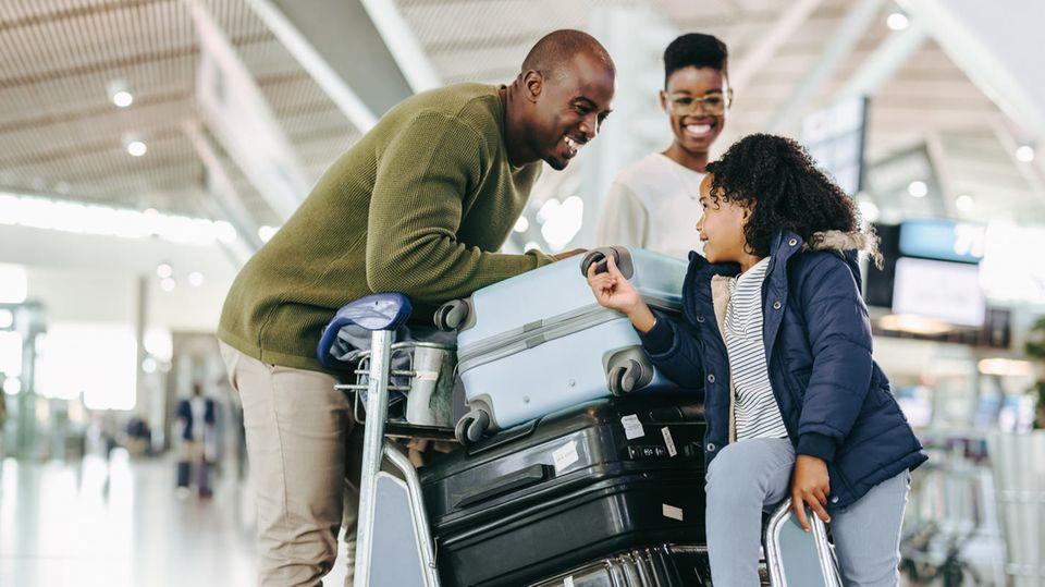 Gepäck am Flughafen: So bekommen Sie Ihre Koffer schnell wieder Gepäck am Flughafen: So bekommen Sie Ihre Koffer schnell wieder