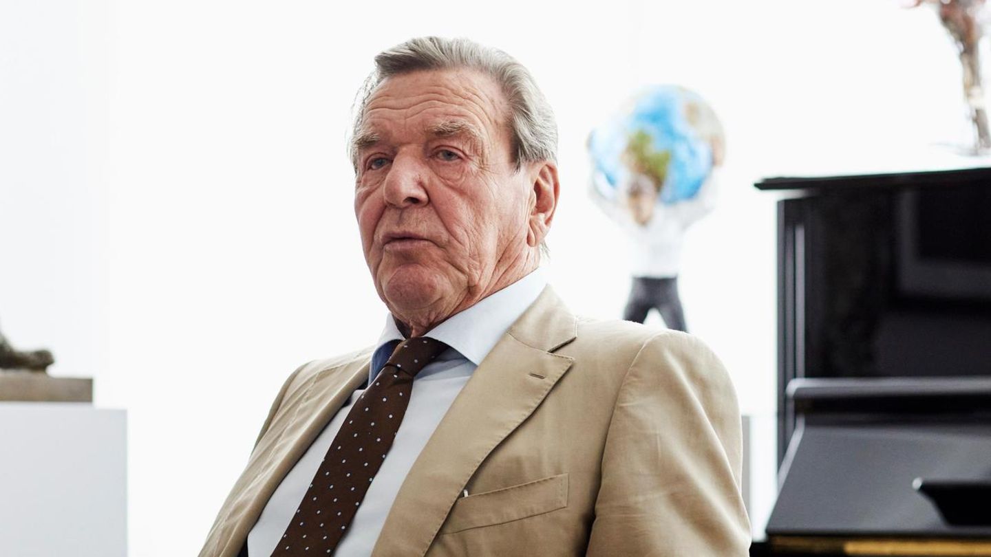Gerhard Schröder: “Why should I apologize?”