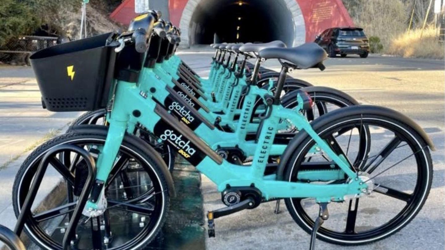 Bolt Mobility: La empresa de alquiler de bicicletas eléctricas de repente deja bicicletas en la calle