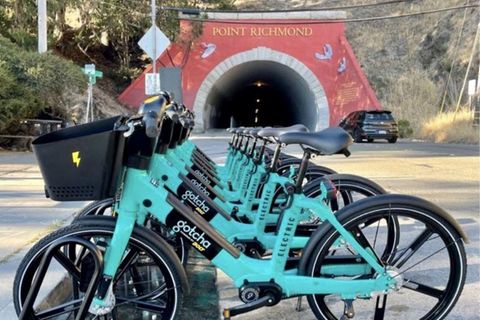 Leihräder von Bolt Mobility in Richmond, Kalifornen. Der Standort ist einer von mehreren, in denen der Dienst bestätigt eingestellt wurde.