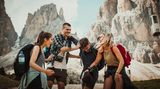 Gemeinschaft  Freunde und Familie machen uns glücklicher, gesünder – und ja, sie können unserem Leben auch einen Sinn geben. 