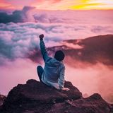 Leistung  Immer das Beste aus sich selbst herauszuholen und dadurch Kompetenz zu erwerben, ist ein Weg zu mehr Sinn in seinem Leben. Vor allem Erfolg sehen dabei viele als Symbol für einen sinnvollen Lebensweg an. Was genau Erfolg bedeutet, das ist natürlich wieder eine subjektive Angelegenheit. 