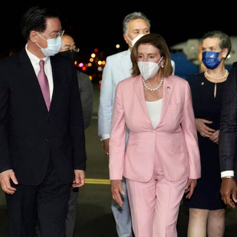 Nancy Pelosi, Sprecherin des US-Repräsentantenhauses, nach ihrer Ankunft am Flughafen von Taipeh