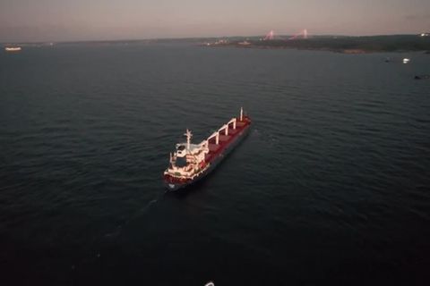 Video: Schiff mit ukrainischem Getreide in der Türkei angekommen