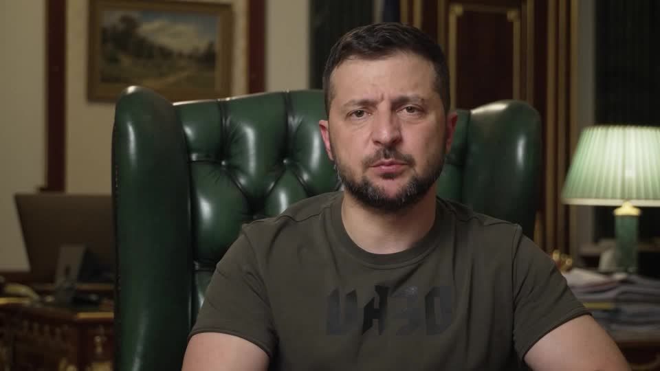 Video: Selenskyj - Kämpfe im Donbass sind "die Hölle" Video: Selenskyj - Kämpfe im Donbass sind "die Hölle"