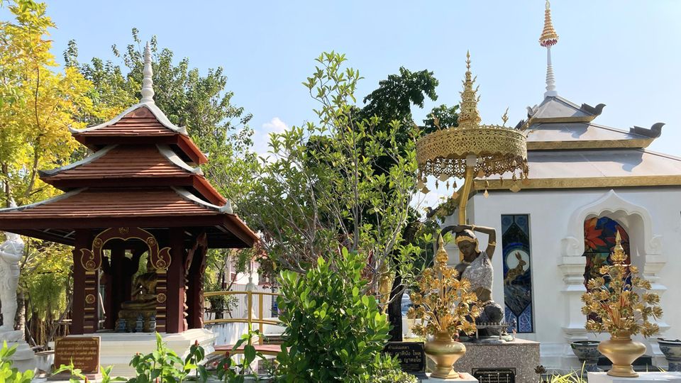 Garten in einem Tempel in Chiang Mai in Thailand