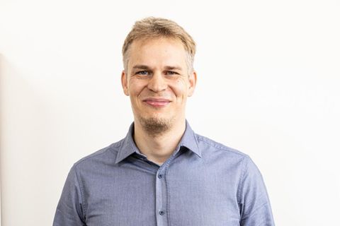 Bela Gipp im Porträt