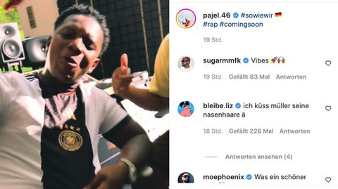 Ein DFB-Trikot mit breitem, vertikalem Streifen war der Öffentlichkeit bisher noch nicht bekannt. Nun zeigt es Rapper Pajel in einem Instagram-Video