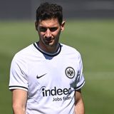 Lucas Alario hat schon fünf Jahre Bundesliga-Erfahrung bei Bayer Leverkusen gesammelt, nun streift der Argentinier das Trikot von Eintracht Frankfurt über. Den Hessen ist es nicht gelungen, die Ablösesumme von 6,5 Millionen Euro zu drücken, berichten Medien. Nun stürmt er also für den Europacup-Sieger in Bundesliga und Champions League.