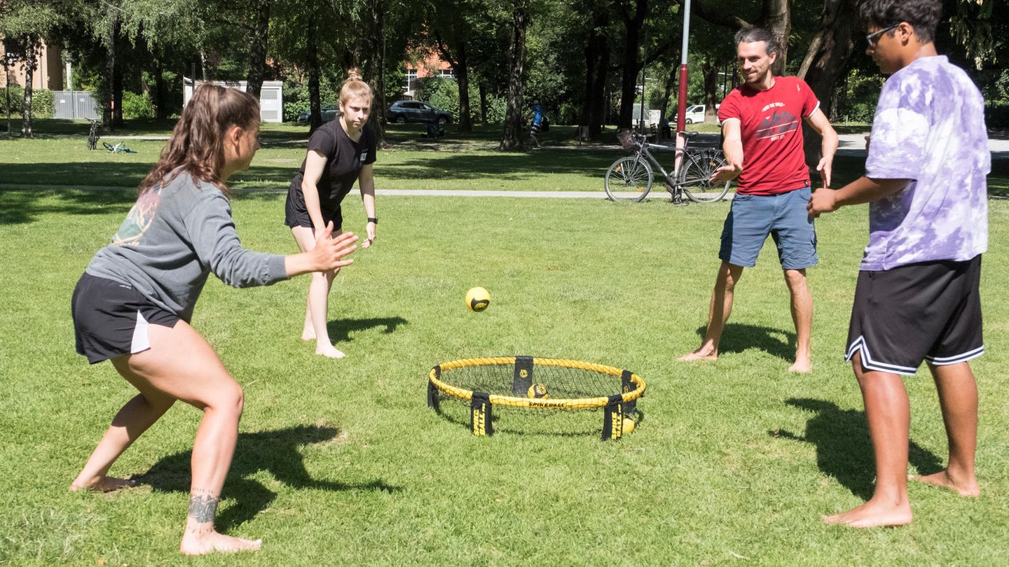 Spikeball: Trend sport from the USA: This is “Roundnet” – and these are the rules of the game