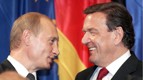 Wladimir Putin und Gerhard Schröder im September 2005