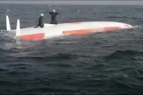 Vor Spanien: Jacht kentert: Segler harrt 16 Stunden im Rumpf aus