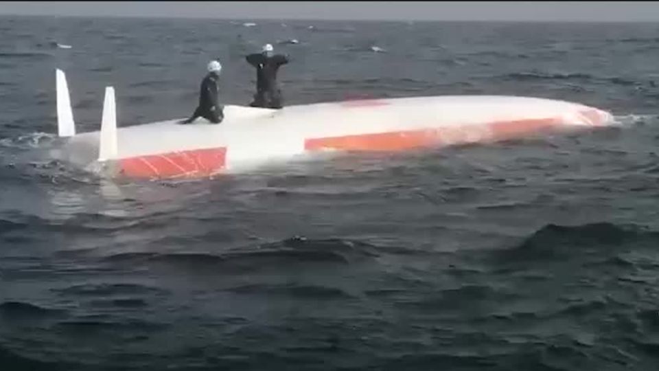 Vor Spanien: Jacht kentert: Segler harrt 16 Stunden im Rumpf aus