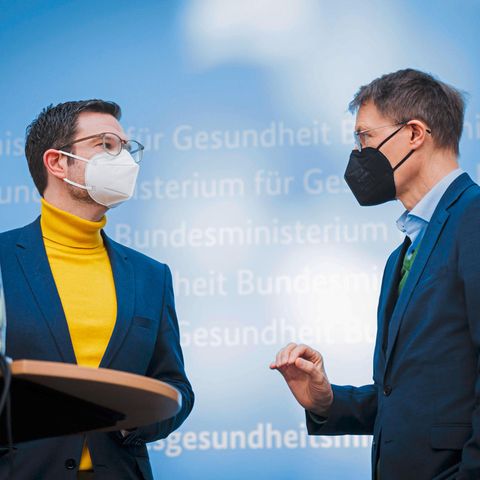 Damals waren die Differenzen größer. Justizminister Marco Buschmann (links) und Gesundheitsminster Karl Lauterbach bei der Vorstellung des Schutzkonzeptes für den Sommer im März.