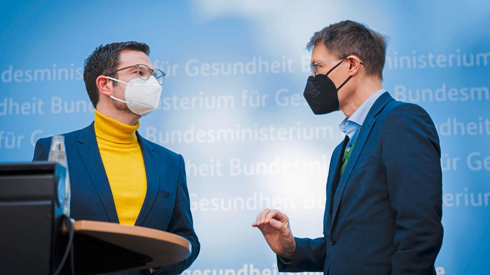 Damals waren die Differenzen größer. Justizminister Marco Buschmann (links) und Gesundheitsminster Karl Lauterbach bei der Vorstellung des Schutzkonzeptes für den Sommer im März.
