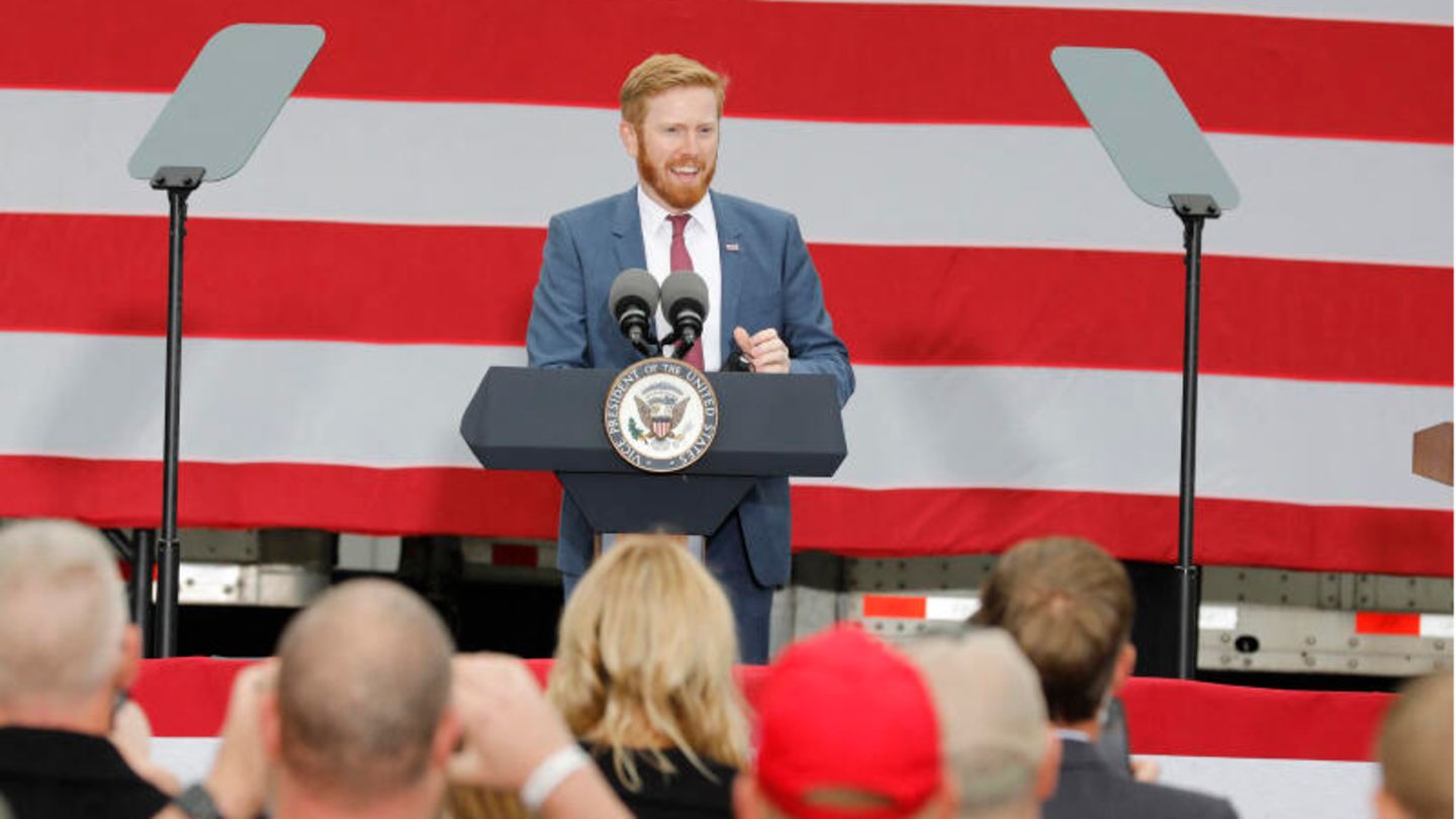 How Democrats are helping Trump supporters win the primary
