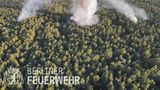 Die Luftaufnahme der Berliner Feuerwehr zeigt den Brand im Grunewald.