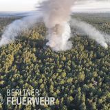 Die Luftaufnahme der Berliner Feuerwehr zeigt den Brand im Grunewald.