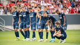 Der FC stürzt ab, steigt aber nicht ab!  An die letzte Europacup-Saison denken viele in Köln noch mit Grauen. Nicht nur, dass der FC in der Europa League die Vorrunde überstand, er stürzte vor allem in der Liga komplett ab. Und musste nach einer ganz miesen Vorrunde und einer nur etwas besseren Rückrunde in die 2. Liga. Dafür ist der FC diesmal zu stark, in Europacup-Regionen wird er sich aber nicht halten können.