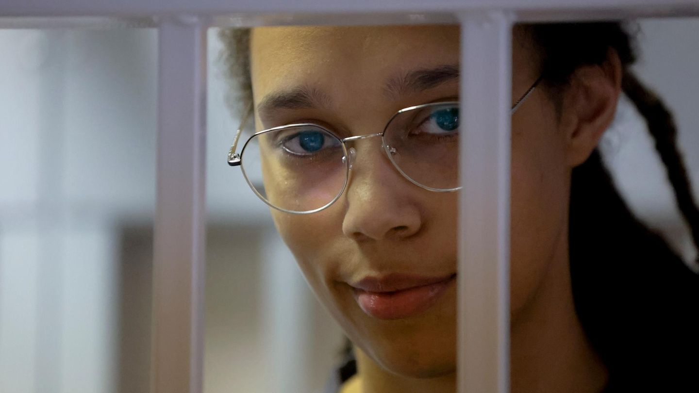 Russia: Court convicts US basketball player Griner of drug smuggling