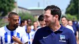Auch Schwarz hat es schwer an der Spree!  Neuer Trainer, neuer Präsident, altes Leid. Hertha BSC wird auch in dieser Saison einen Stammplatz in den unteren Regionen des Tableaus haben. Trainer Sandro Schwarz muss ein Mannschaftsgerüst erstellen - an dieser Aufgabe waren seine Vorgänger gescheitert. Dem früheren Mainzer ist das aber zuzutrauen.