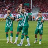 Der Ex-Meister gehört jetzt zu den Kleinen!  Der viermalige deutsche Meister und frühere Champions-League-Dauergast ist in der Bundesliga nur noch ein kleiner Fisch. Wenn Werder und der SC Freiburg denselben Spieler holen wollen, haben die Bremer mittlerweile keine Chance mehr. Trotzdem werden sie die Klasse halten, weil der Bundesliga-Rückkehrer Werder 2022 stärker ist als der Bundesliga-Absteiger Werder 2021.