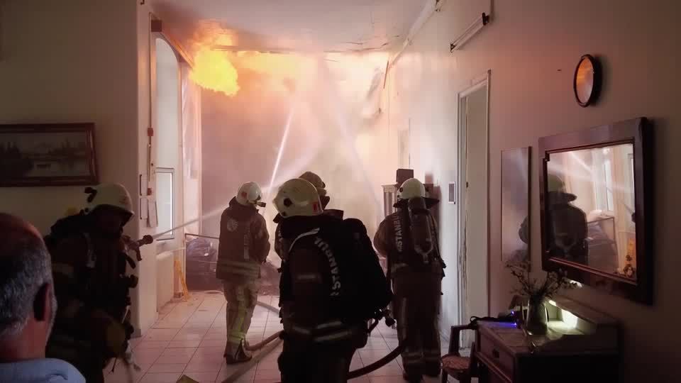 Video: Istanbul: Brand im Krankenhaus Video: Istanbul: Brand im Krankenhaus