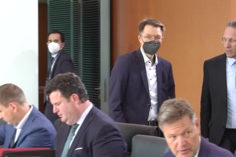 Video: Lauterbach positiv auf Corona getestet