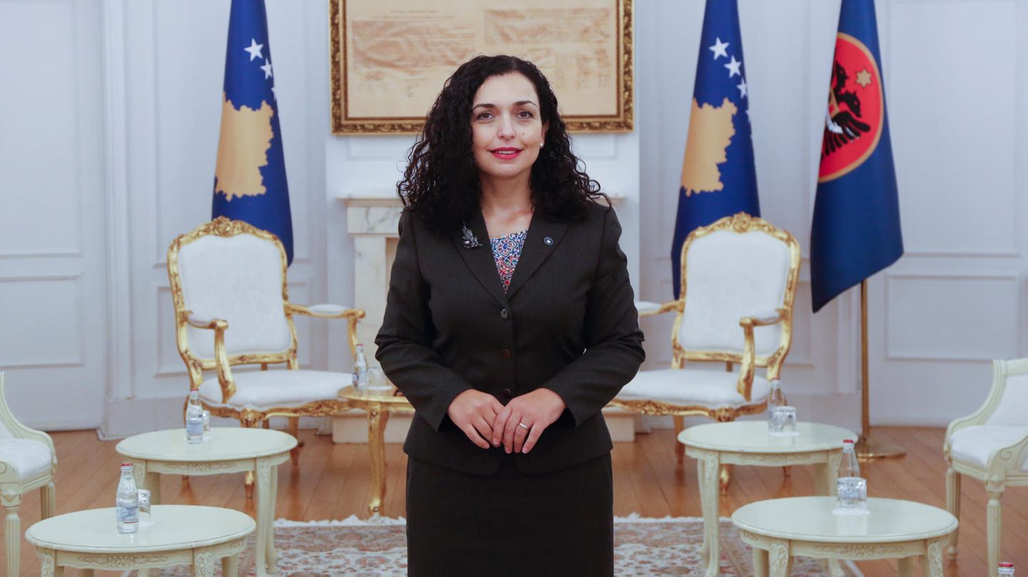 Vjosa Osmani in ihrem Amtssitz in Pristina
