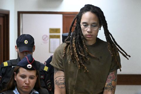 Brittney Griner auf dem Weg zur Gerichtsverhandlung