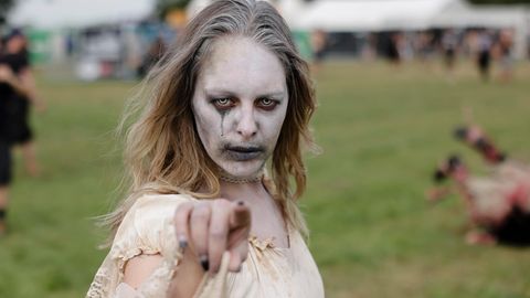 Sie war nicht allein: In Wacken gibt es in diesem Jahr eine wahre Zombie-Apokalypse.