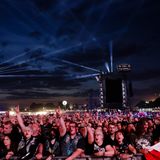 Endlich wieder Live-Musik! Das Festival ist nach zweijähriger coronabedingter Pause erneut ausverkauft. 75.000 Menschen besuchen das Wacken Open Air 2022. "Wir sind total trockengelegt gewesen", sagte Festivalveranstalter Thomas Jensen am Freitag. "Das Blut kommt irgendwie zurück in die Adern und es ist eigentlich egal, welche Band spielt."