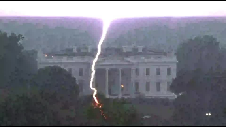 Video: Washington: Tote nach Blitz-Einschlag beim Weißen Haus