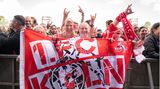 Fans feiern die Höhner beim Wacken