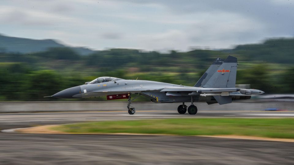 Insgesamt 21 chinesische Flieger hat das taiwanesische Verteidigungsministerium nach eigenen Angaben am 2. August entdeckt