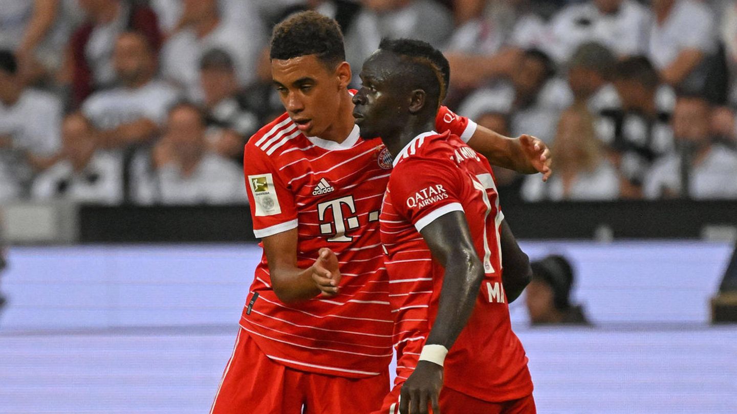 Jamal Musiala und Sadio Mané (r.) machen Robert Lewandowski (fast) vergessen