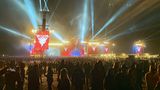 ... was nicht bedeutet, dass im Anschluss alle nach Hause eilen würden. Auch weit nach Mitternacht lassen die Besucher das spektakuläre Festivalerlebnis noch ein wenig ausklingen.