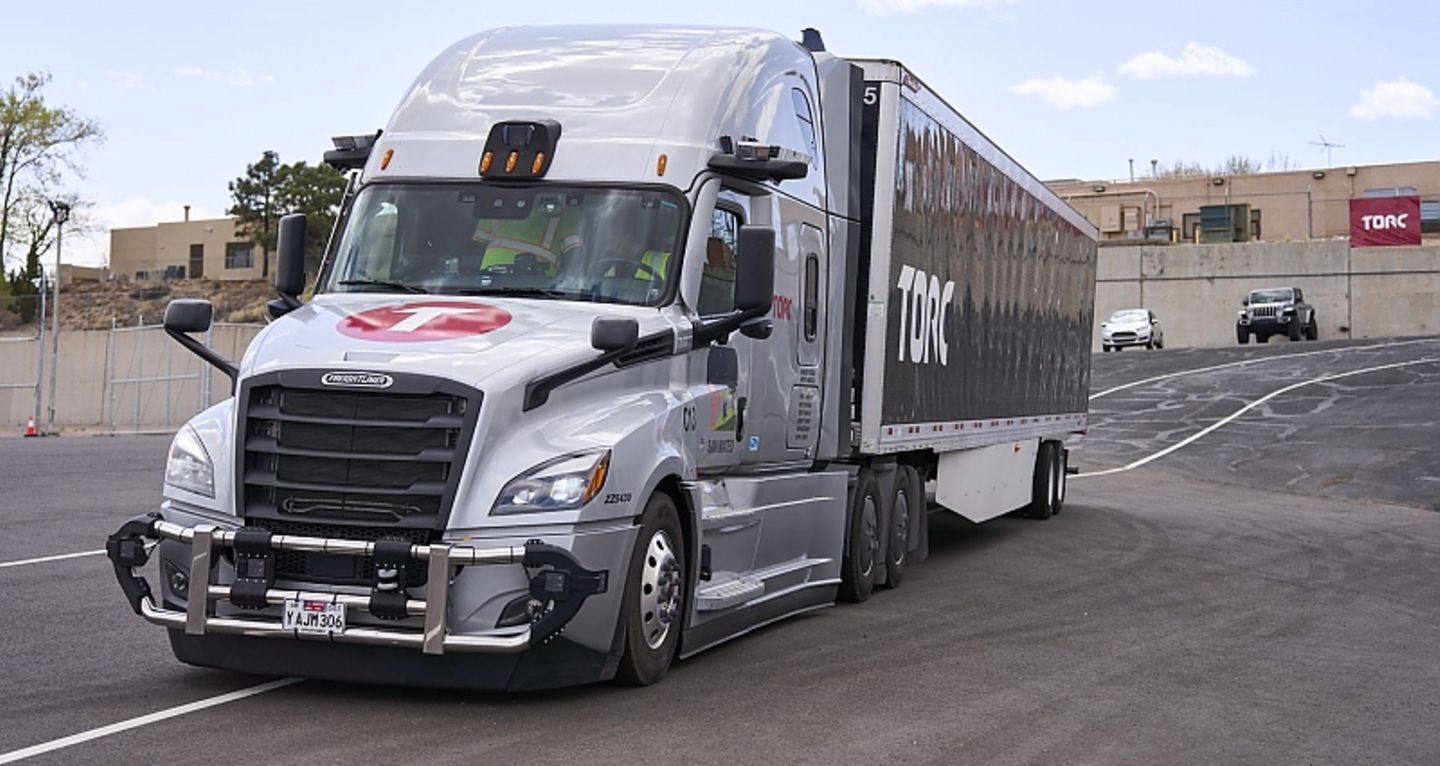 Autonom fahrender Freightliner Cascadia