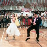 Nicht nur die Tanzszenen aus "Grease" sind legendär. Auch die Chemie zwischen Newton-John und Travolta suchte ihresgleichen. Lange Zeit war "Grease" der kommerziell erfolgreichste Musicalfilm der Welt, bis er 2008 von "Mamma Mia!" eingeholt wurde.